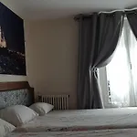 Hotel Grand De Clermont Paris