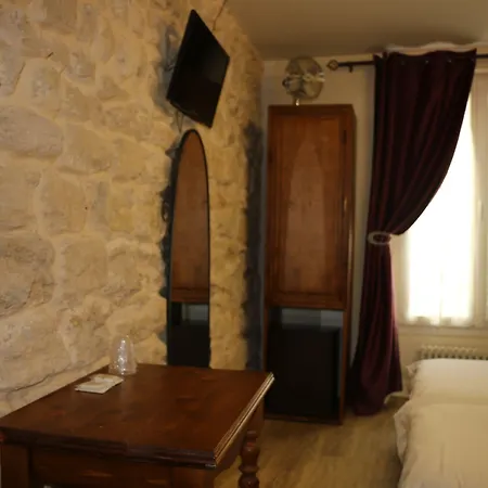 Hotel Grand De Clermont Parigi
