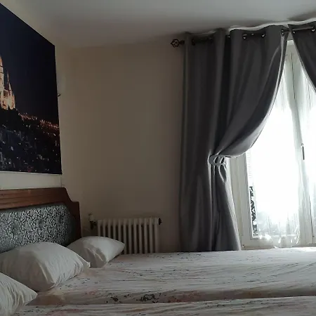 Hotel Grand De Clermont Parigi