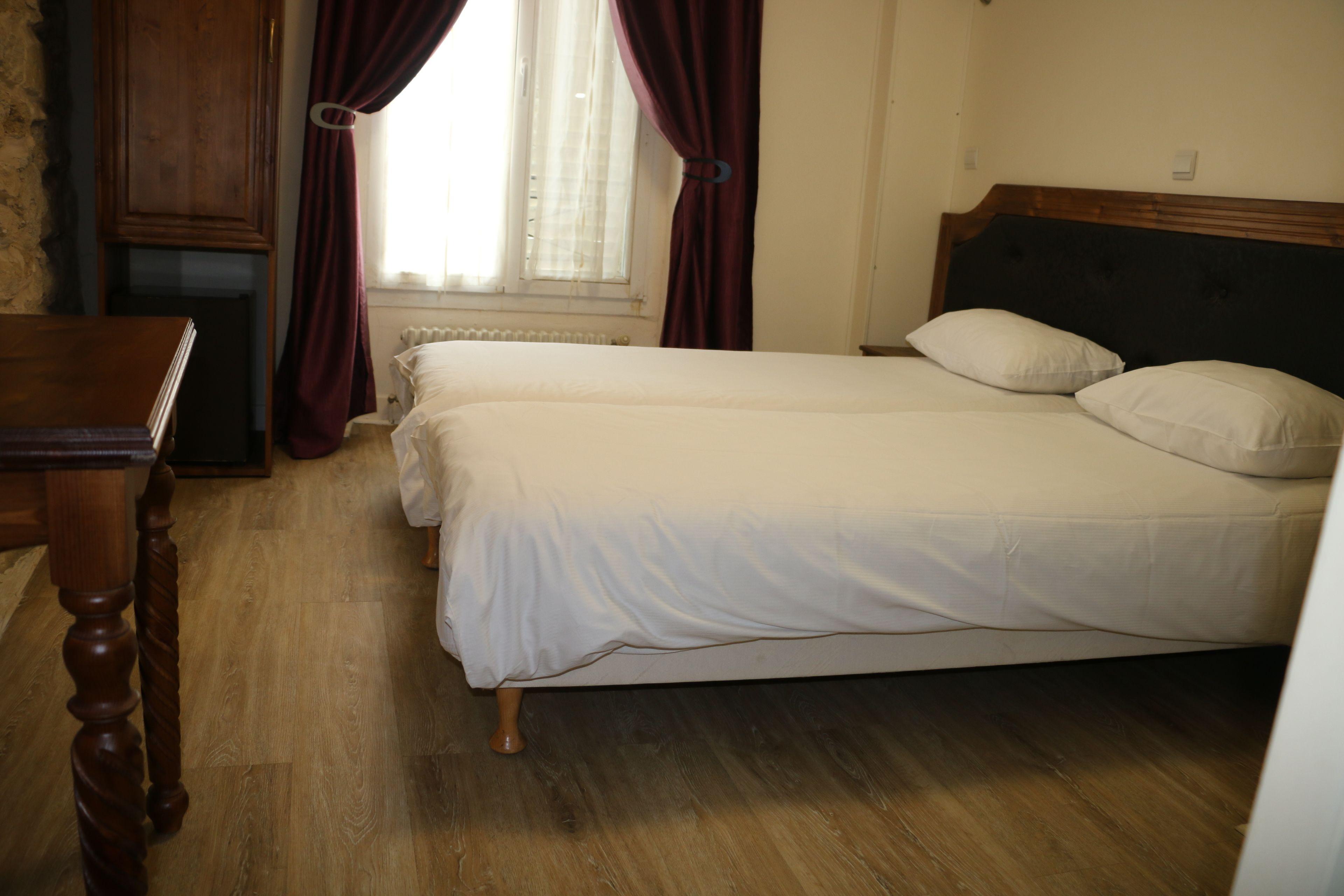 Hotel Grand De Clermont 2*